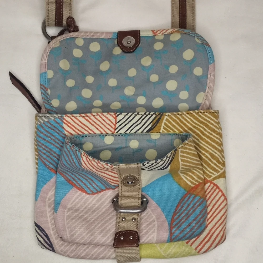 Fossil Y2K Geometric Striped Shaped Multi Pocketed Adjustable Crossbody Boho Bag